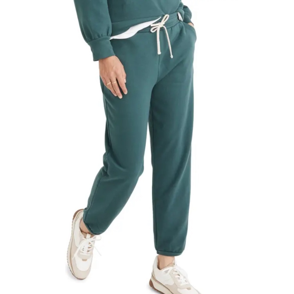 Madewell Classic Sweatpants in Evergreen